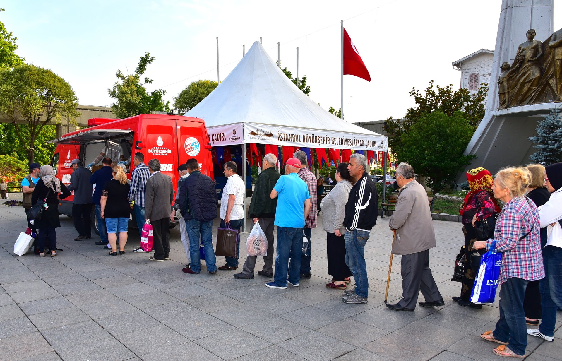 İBB Mobil Büfeler’den Her Gün 5 Bin Kişilik Kumanya