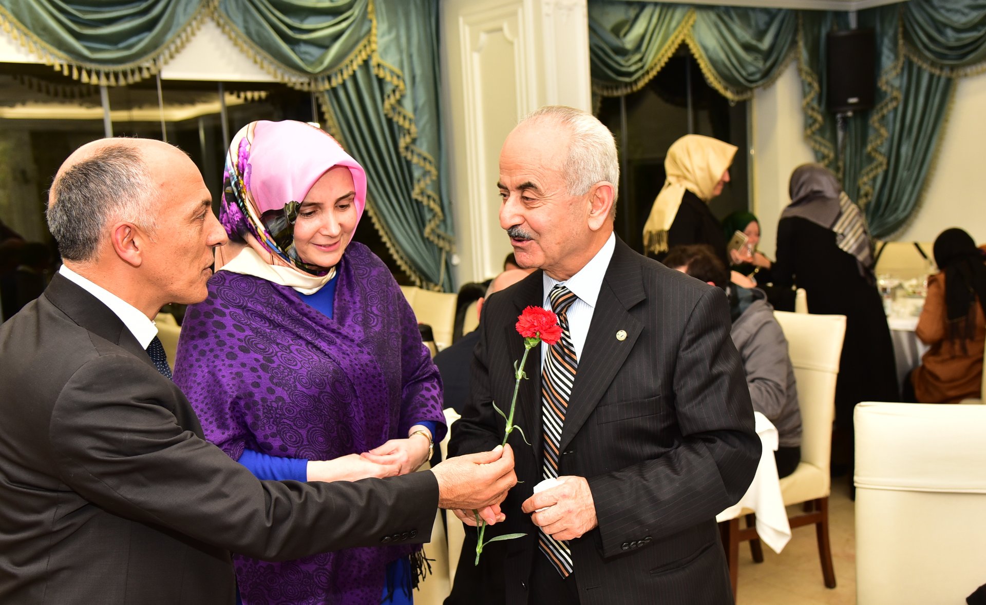 İBB Sosyal Tesisleri Tüm Öğretmenlerimizin Öğretmenler Gününü Kutluyor