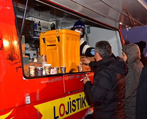 İBB Karla Mücadelede Mobil Büfe Desteği