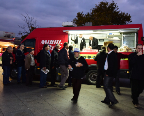 Mobil Büfeler İstanbulluların İçini Isıtıyor
