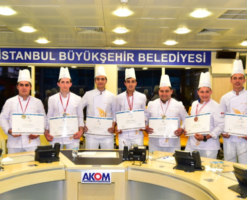 Büyükşehir'in Madalyalı Çırak Öğrencileri1