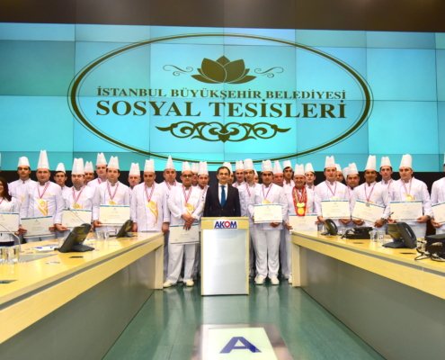 Madalyalı Aşçılar Ödül ve Teşekkür Belgelerini Genel Sekereter Hayri Baraçlı'nın Elinden Aldı