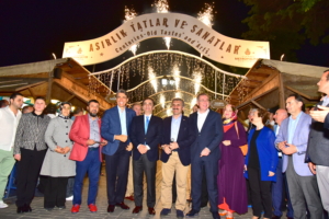 ASIRLIK TATLAR VE SANATLAR ÇARŞISI AÇILDI