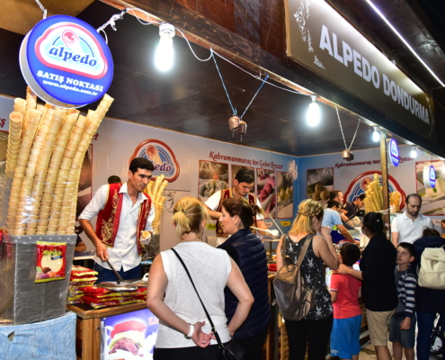 Adalara karşı ramazan etkinlikleri maltepe sahilde yaşanıyor...