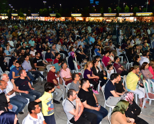 Adalara karşı ramazan etkinlikleri maltepe sahilde yaşanıyor...