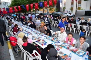 Ramazan'ın Tadı Tuzu İBB Açık Hava İftar Sofraları