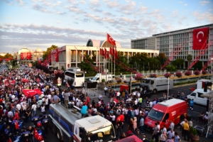 Demokrasi Nöbetçilerine Mobil Büfe Desteği