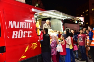 Demokrasi Nöbetçilerine Mobil Büfe Desteği